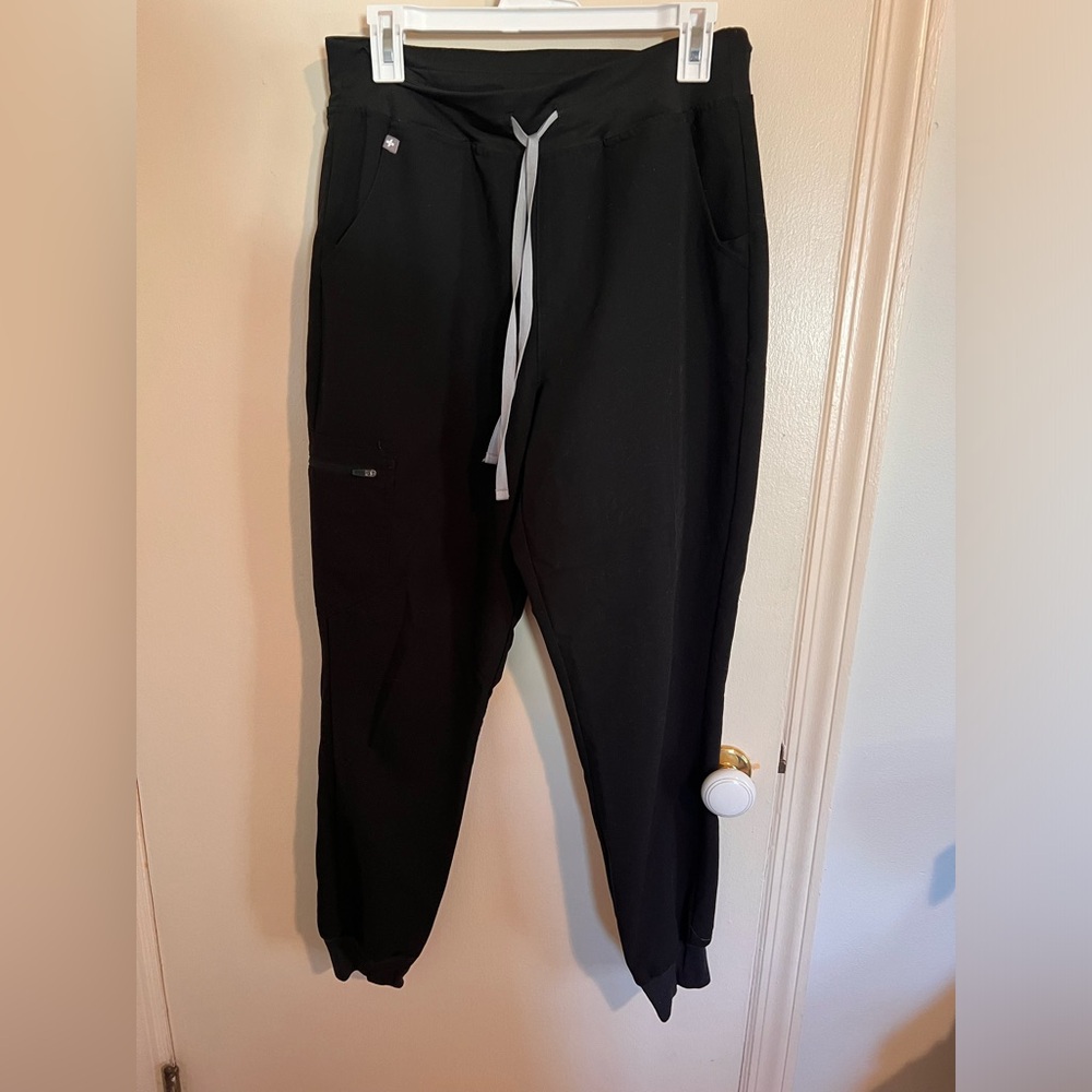 FIGS High waisted Zamora Jogger Scrub Pant size medium